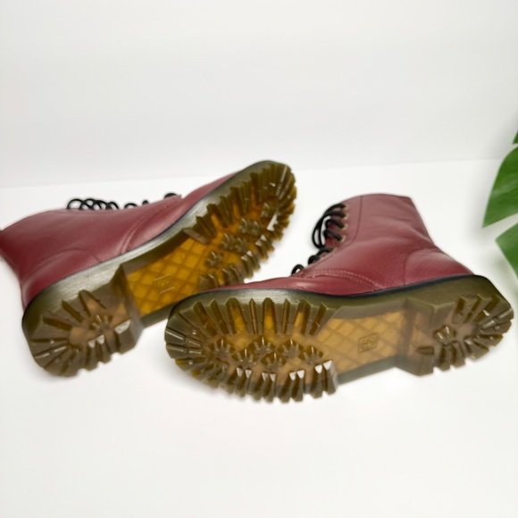 Dr. Martens Women’s Luana Leather Boots Cherry Red Smooth Sz 9 - Picture 14 of 16